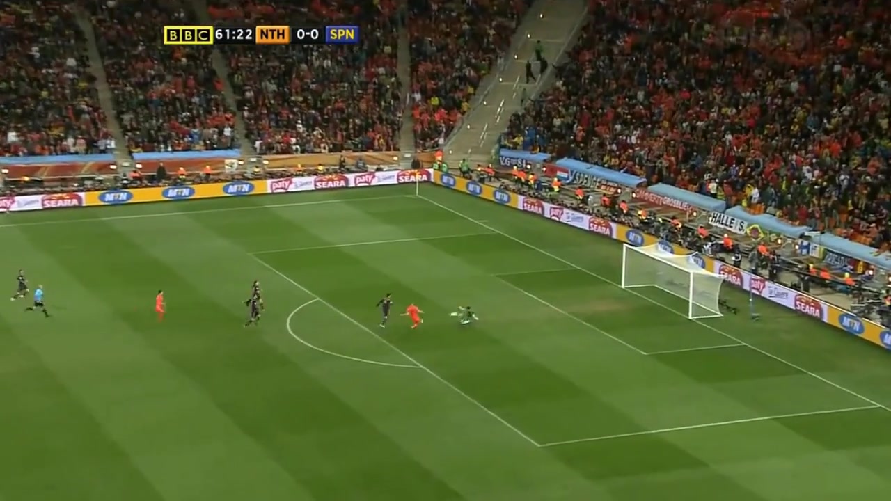 这就是人生️罗本职业生涯最遗憾一次射门